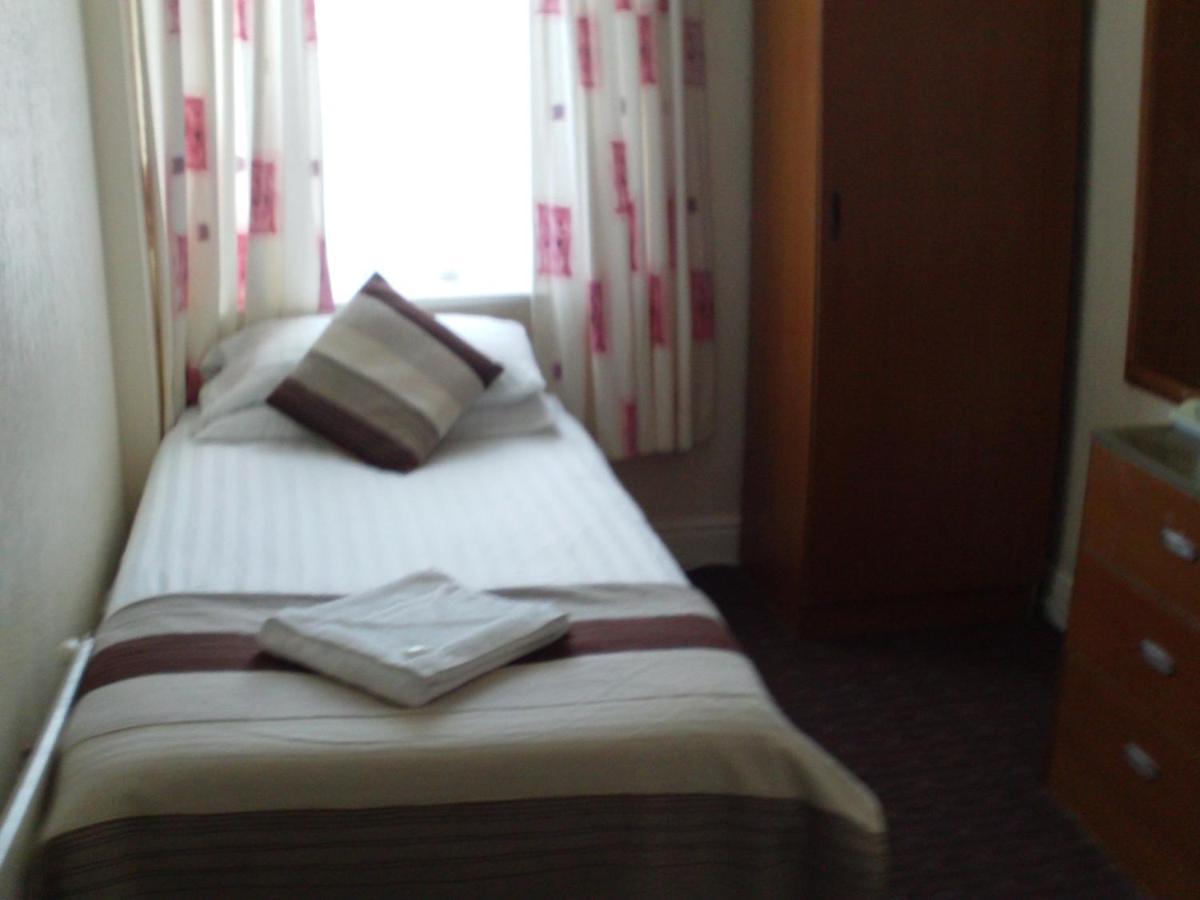 The Albert Hotel Near Winter Gardens Blackpool Bagian luar foto