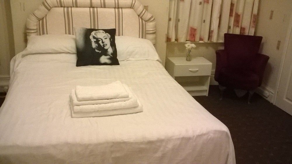 The Albert Hotel Near Winter Gardens Blackpool Bagian luar foto