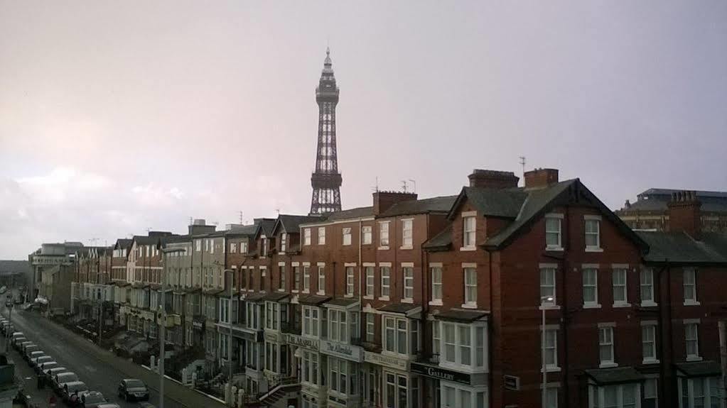 The Albert Hotel Near Winter Gardens Blackpool Bagian luar foto